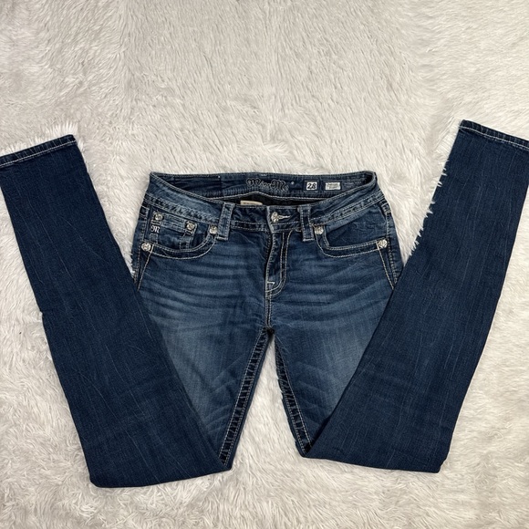 Miss Me Indigo Skinny Jeans with Detailed Pockets - Picture 3 of 6